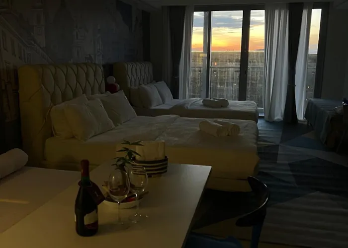 Luxurious Style Cross To Okada And Near Of Dreams, Solaire, Moa, And Airport *