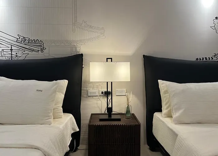Apartment Luxurious Style Cross To Okada And Near Of Dreams, Solaire, Moa, And Airport