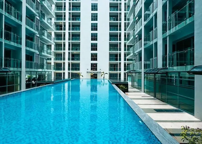 Apartment Luxurious Style Cross To Okada And Near Of Dreams, Solaire, Moa, And Airport *