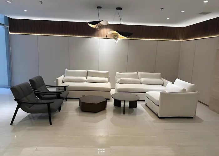 Luxurious Style Cross To Okada And Near Of Dreams, Solaire, Moa, And Airport Apartment