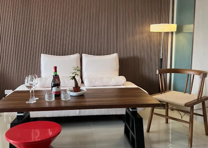 Luxurious Style Cross To Okada And Near Of Dreams, Solaire, Moa, And Airport Apartment Manila