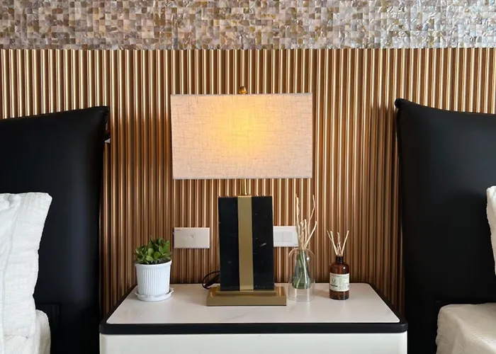 Apartment Luxurious Style Cross To Okada And Near Of Dreams, Solaire, Moa, And Airport *