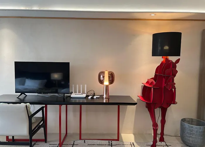 Luxurious Style Cross To Okada And Near Of Dreams, Solaire, Moa, And Airport
