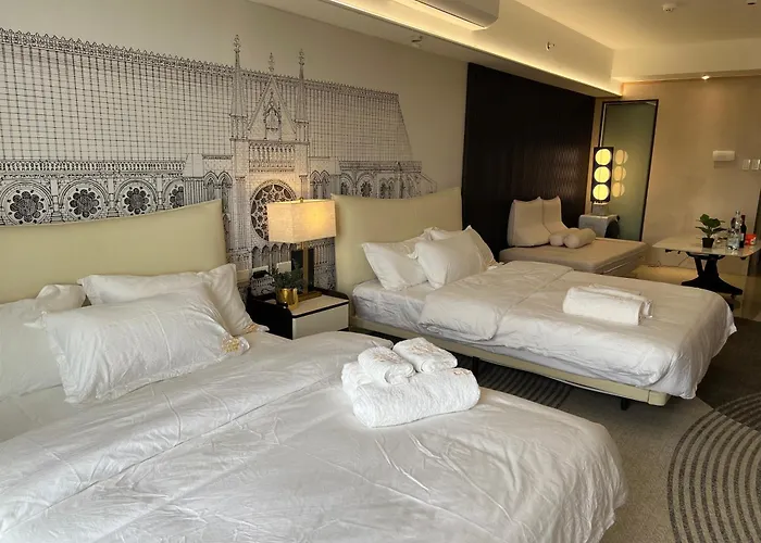 Luxurious Style Cross To Okada And Near Of Dreams, Solaire, Moa, And Airport Manila