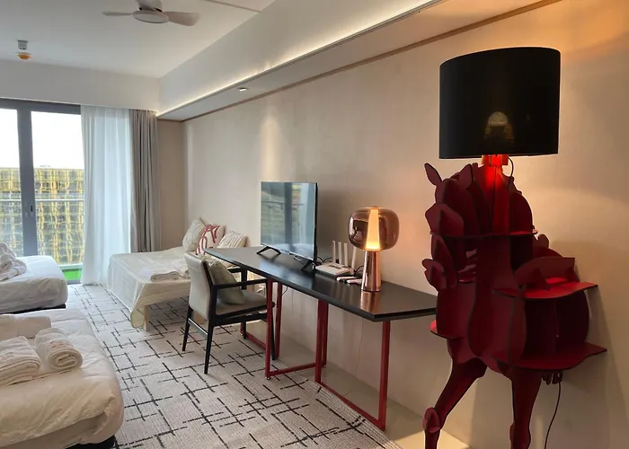 Luxurious Style Cross To Okada And Near Of Dreams, Solaire, Moa, And Airport *