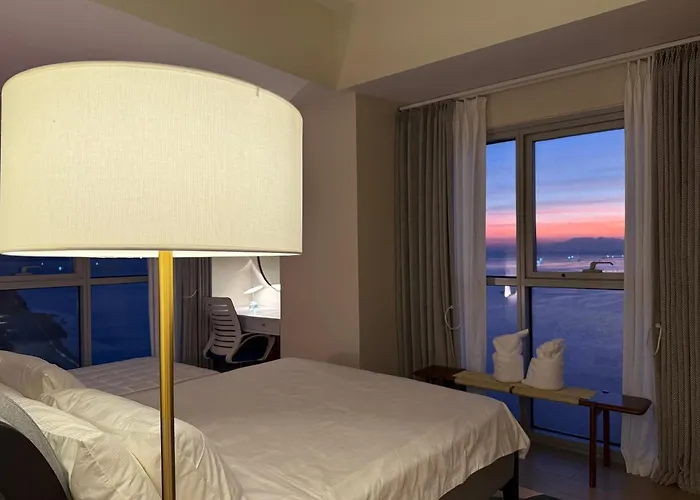 Luxurious Style Cross To Okada And Near Of Dreams, Solaire, Moa, And Airport Apartment
