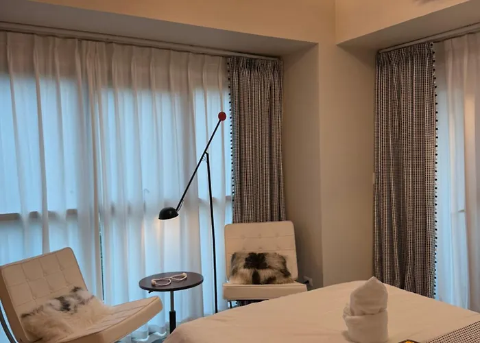 Apartment Luxurious Style Cross To Okada And Near Of Dreams, Solaire, Moa, And Airport Manila