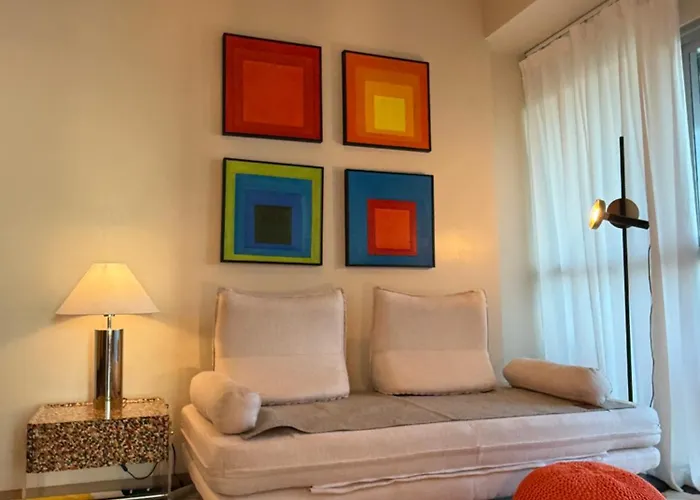 Apartment Luxurious Style Cross To Okada And Near Of Dreams, Solaire, Moa, And Airport *